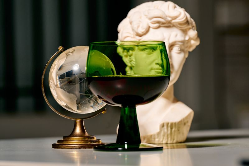 What are old world and new world wines?