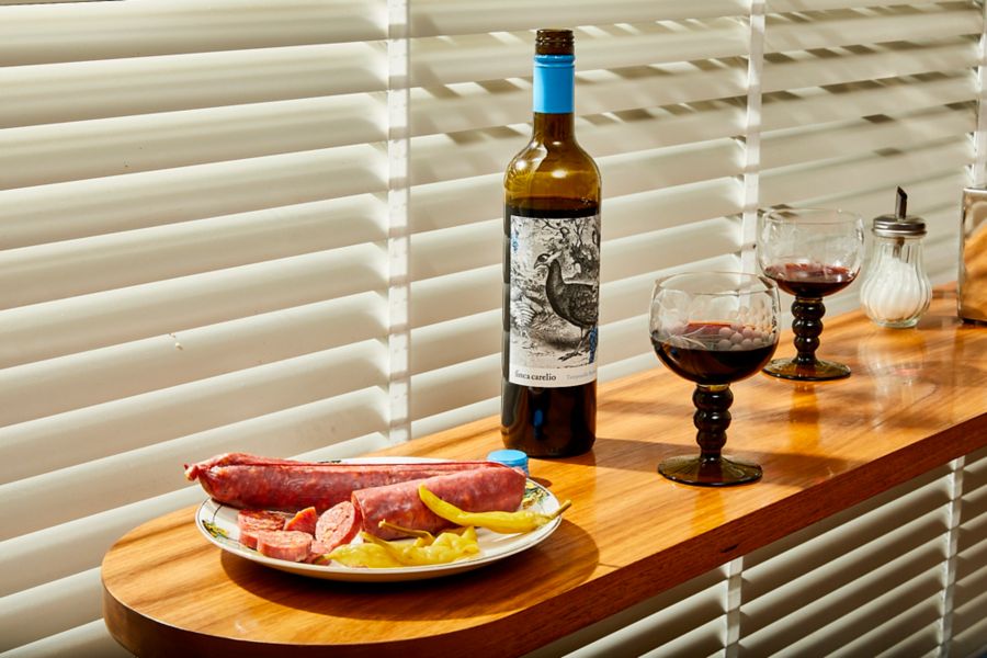 Chorizo on a plate with tempranillo