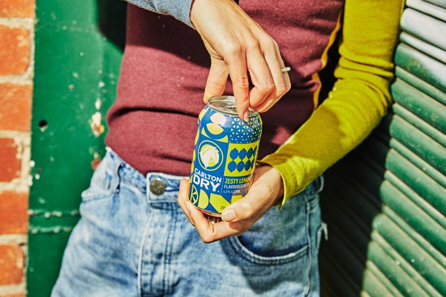 A can of Carlton Dry Zesty Lemon