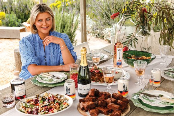  Emma walks us through her classic country-style Christmas where it’s the simple things that matter most. 
