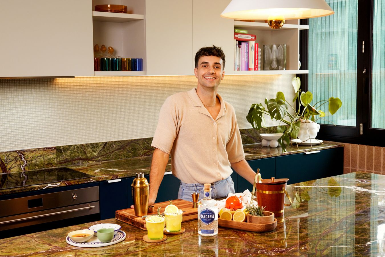 Mixing with Louis Hanson: The Honeyrita cocktail