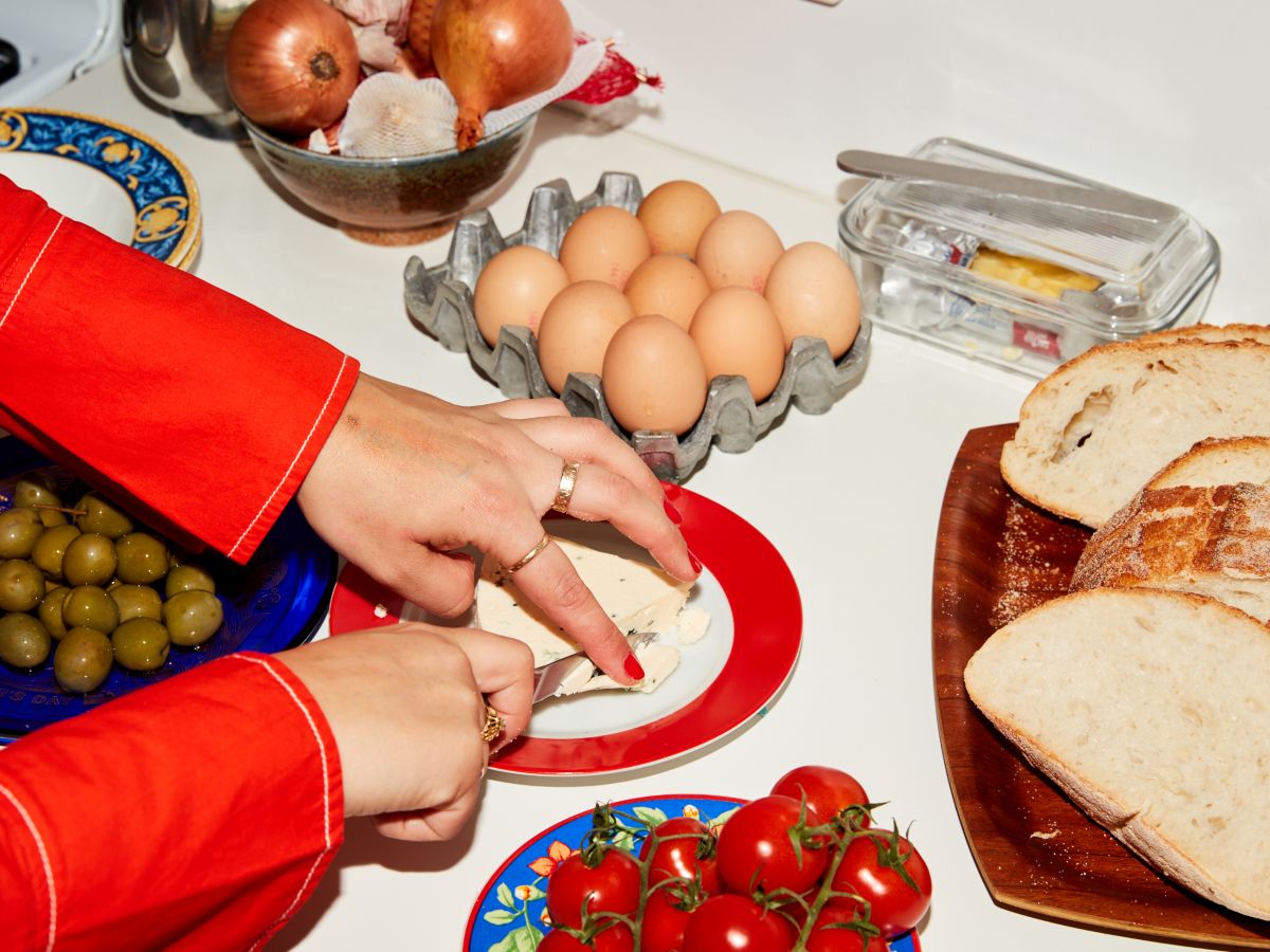 Table with Champagne and oysters