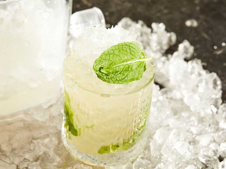 Mojito cocktail with crushed ice