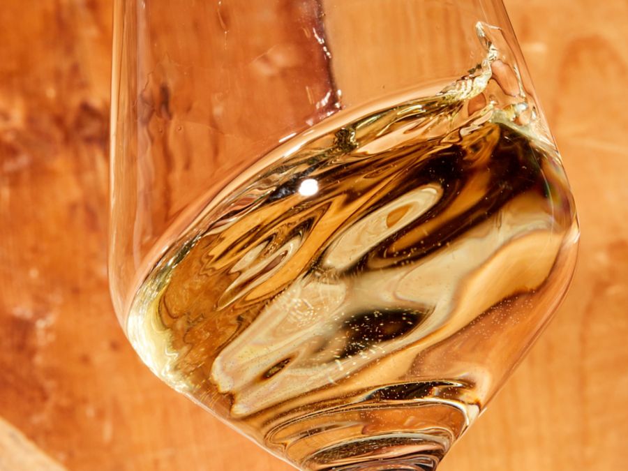 Easy 8 Step Guide on How to Make White Wine? Wine 101 Guide Dan's
