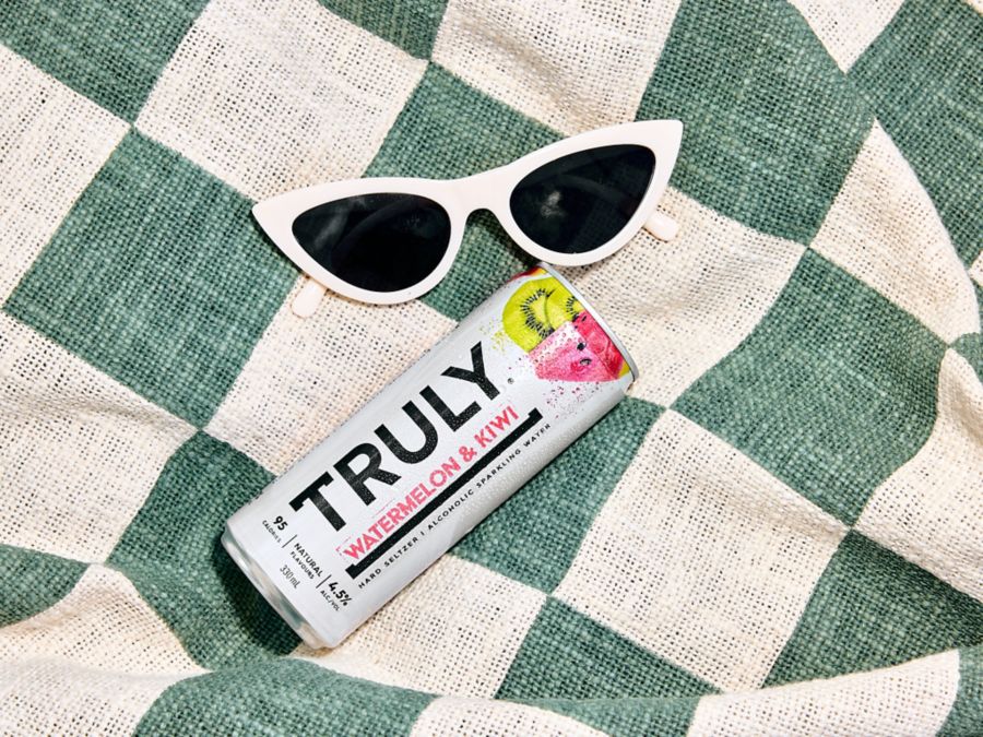 Trulys watermelon & kiwi flavoured Seltzer