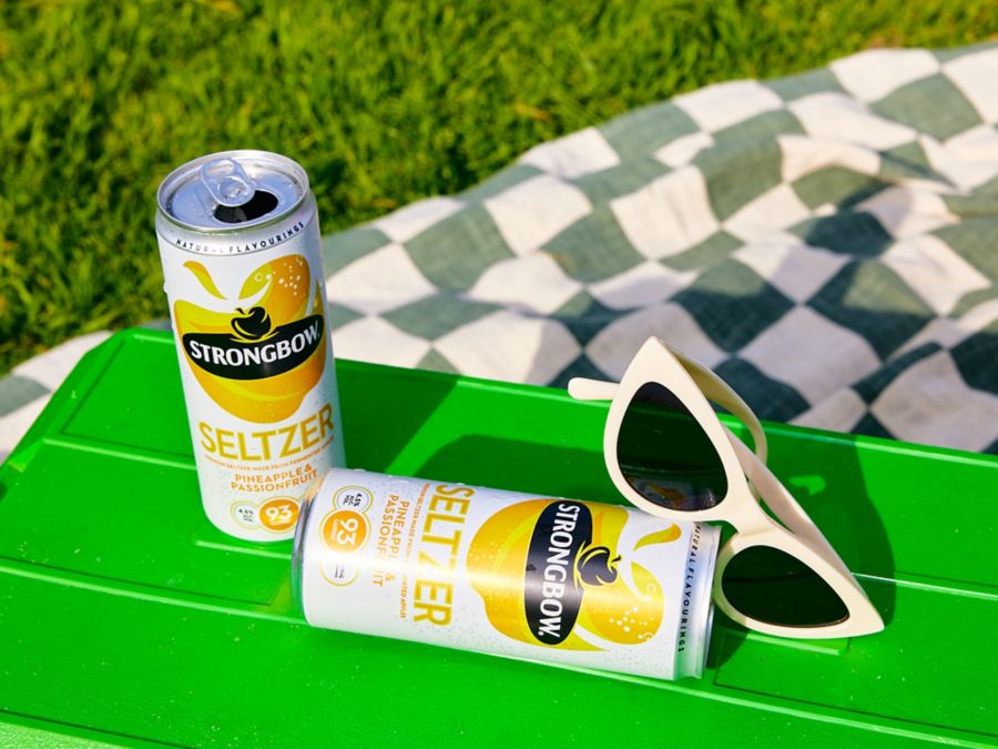 StrongBow Pineapple & passionfruit Seltzer