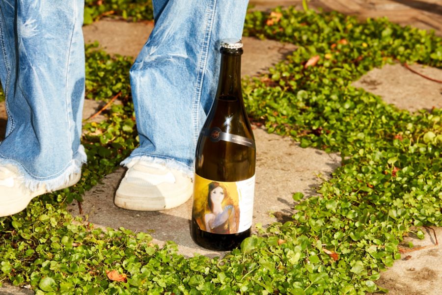 Mordrelle Blanc de Blancs - It has citrus and crunchy green apples, and brioche and roast nuts from the yeast