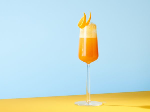 12. Amaretto Fizz cocktail recipe
