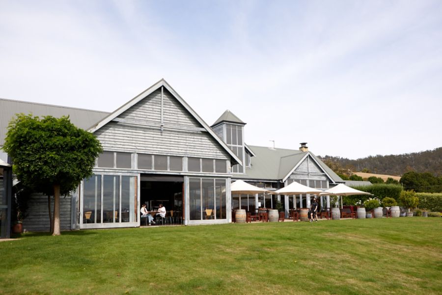 Top 5 Wineries in & Around Hobart, Tasmania (MustVisit List) Dan