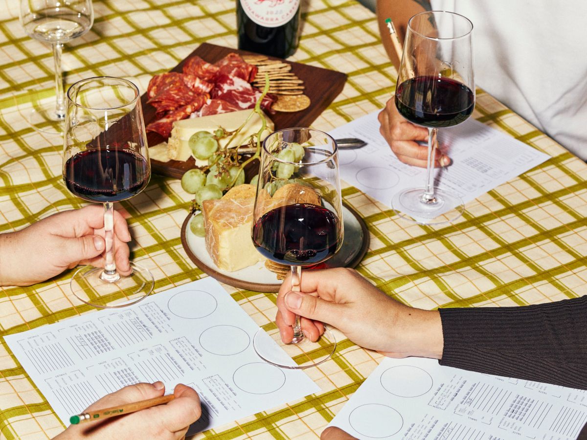 7 Easy Steps to Host A Fun Wine Tasting At Home With Your Mates
