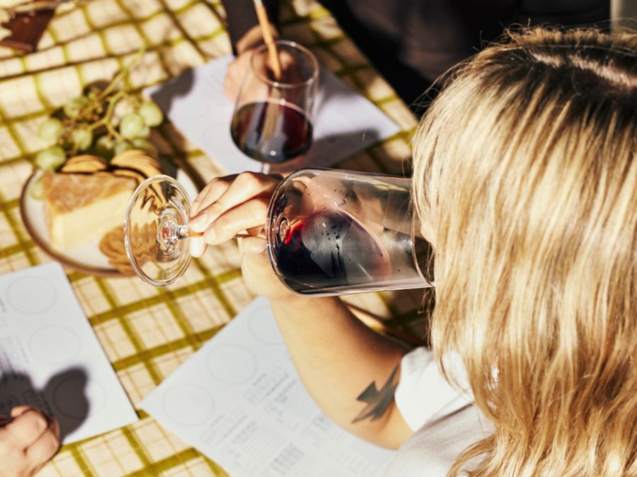 7 Easy Steps to Host A Fun Wine Tasting At Home With Your Mates
