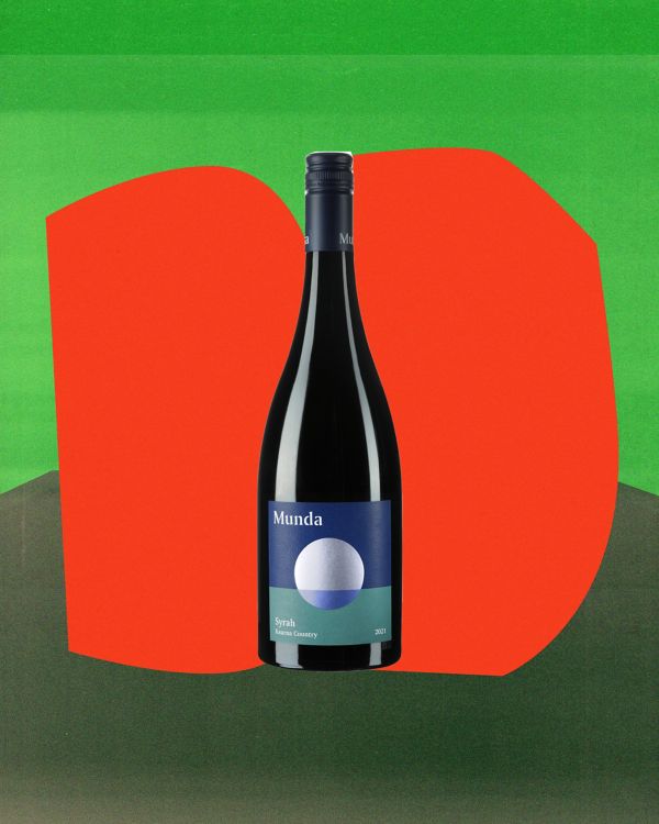 A bottle of the Munda Syrah