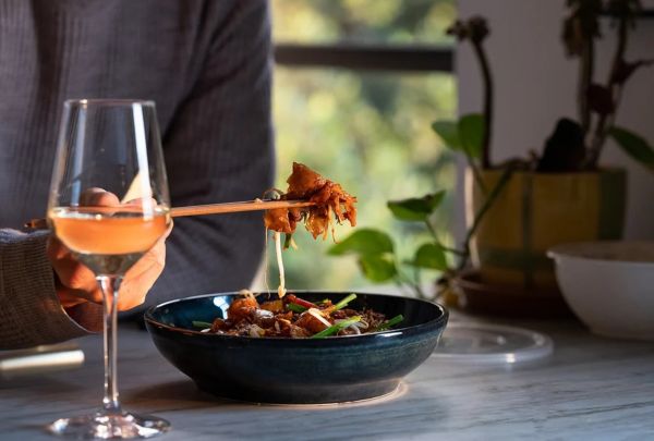  The 6 best bars to savor your favorite cocktail, curated by Dan's Daily. 
