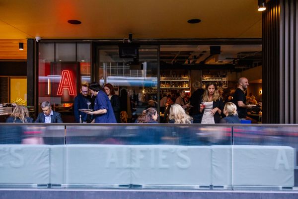  An energetic steakhouse and bar in the CBD, where you can enjoy wines, cocktails, and spirits. 
