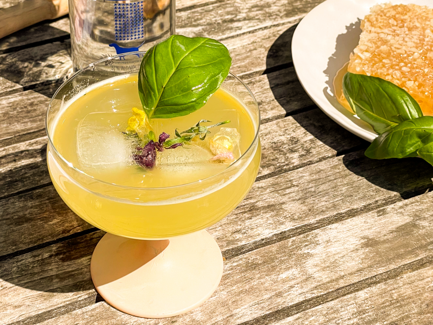 Hot Honey Peach Cocktail