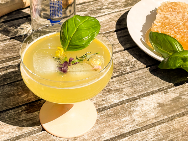 Hot Honey Peach Cocktail