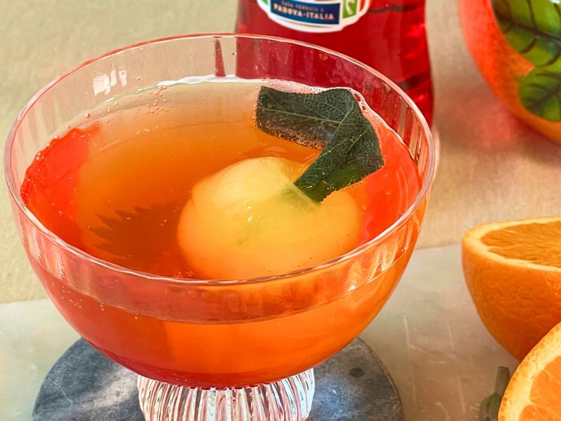The best garnish for your Aperol Spritz 