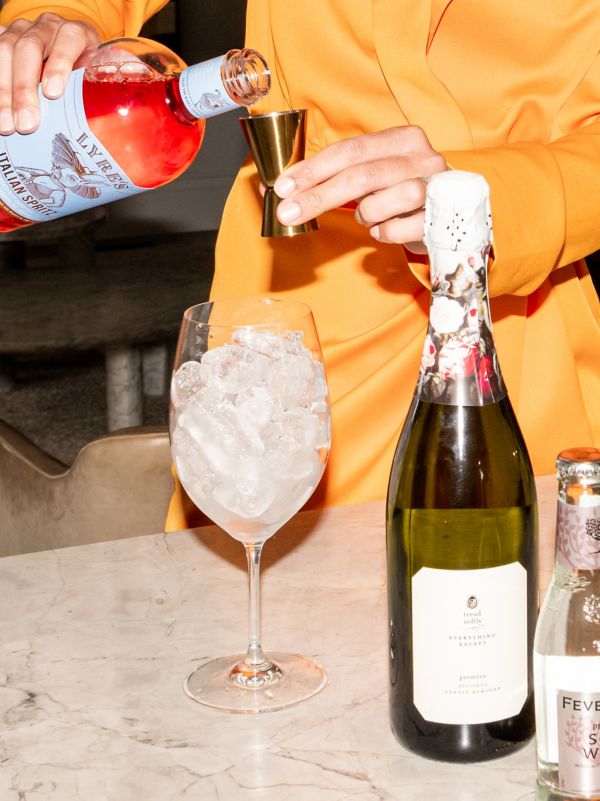 Making a Zero*% Aperitif Spritz