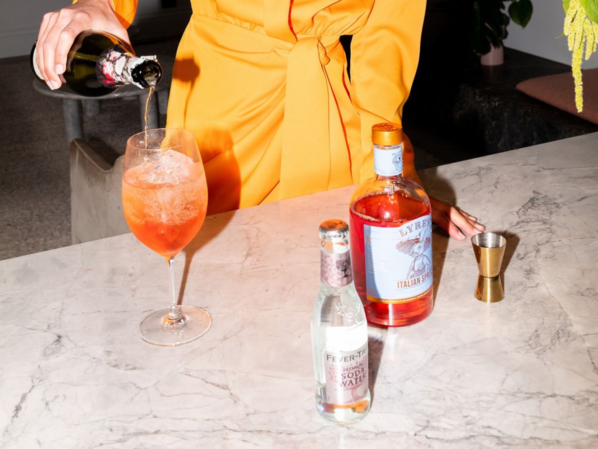 Making the Zero*% Aperitif Spritz