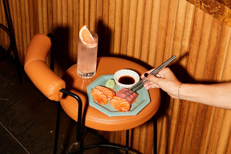 What drinks go best with Japanese dishes?