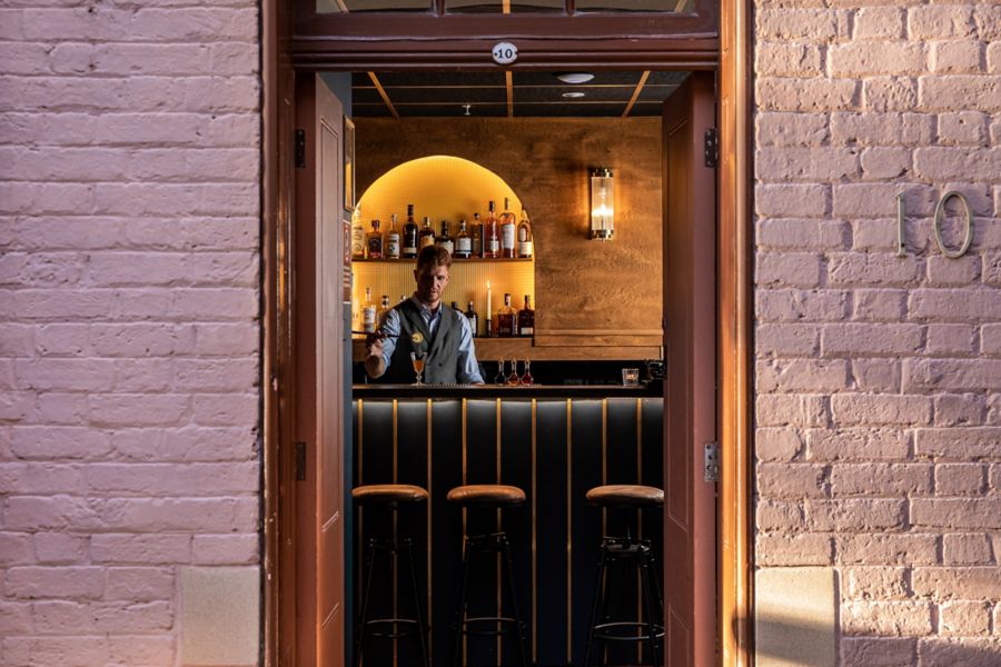 Looking into Bar 1880