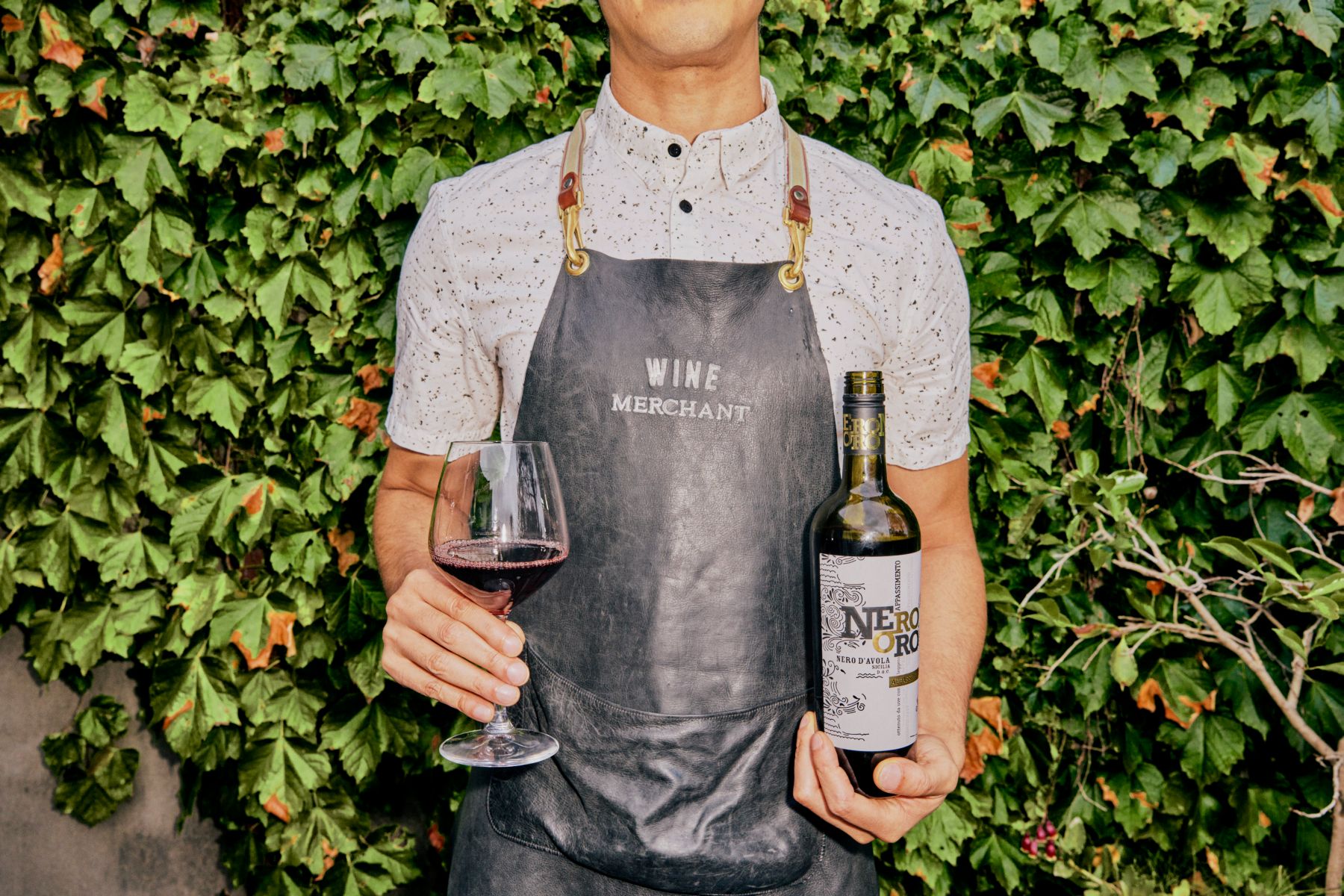 A bottle of Nero Oro Nero d'Avola Appassimento