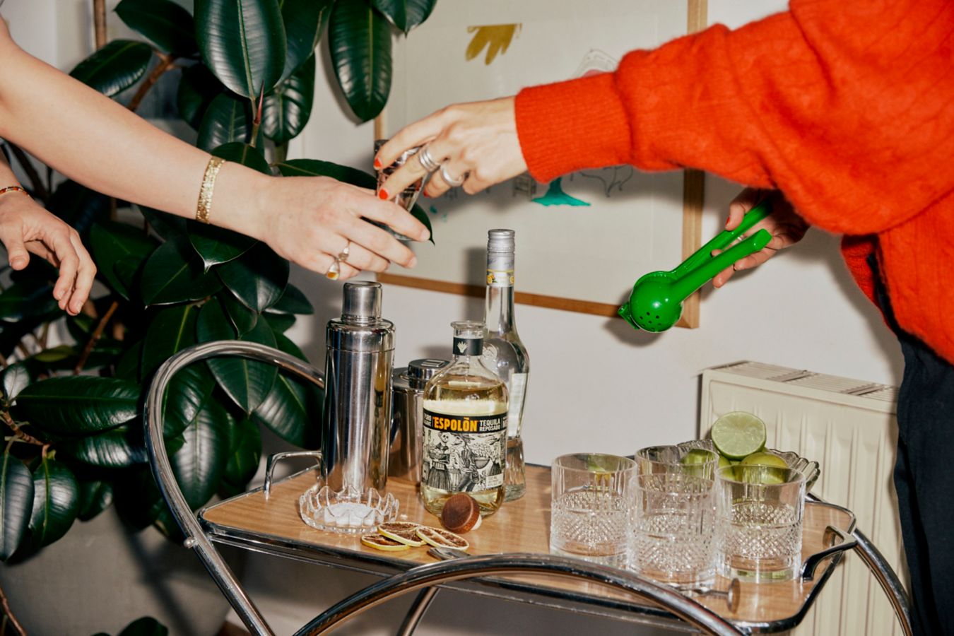 How to pull off a DIY cocktail station for under $30