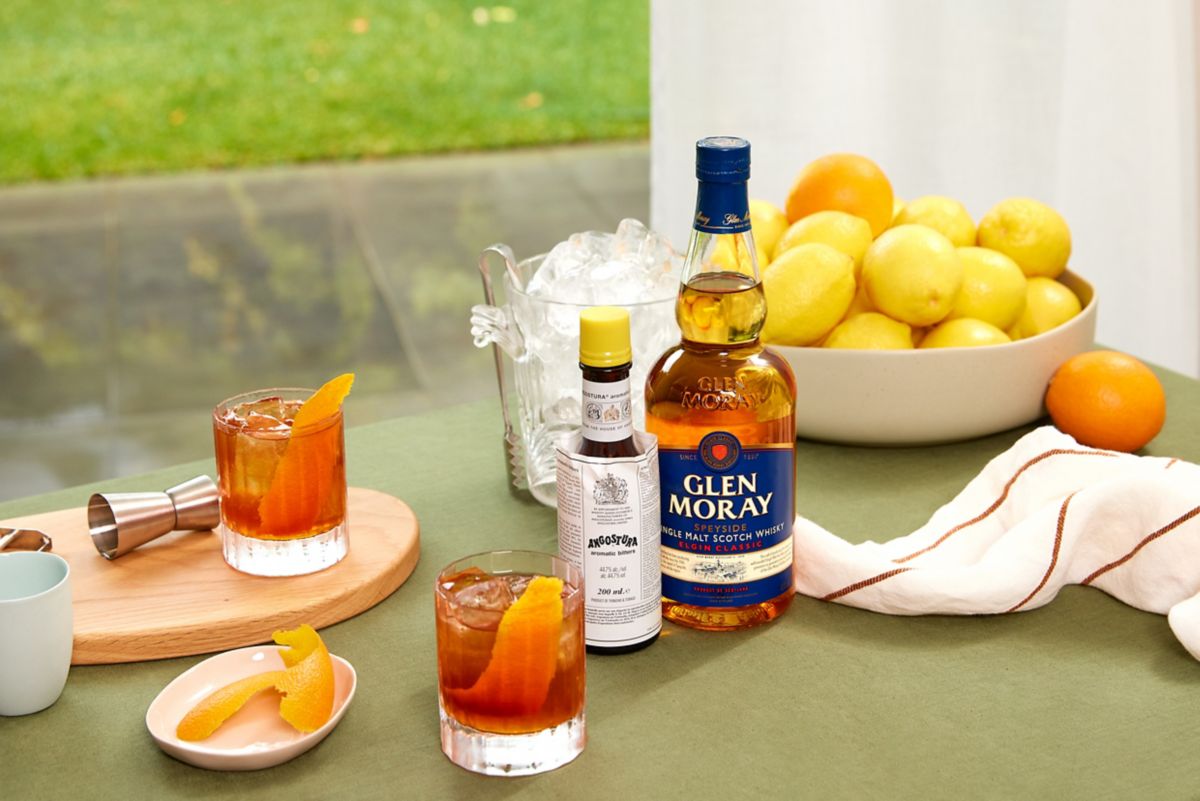 The Flying Scotsman cocktail with key ingredients, including Glen Moray Scotch Whisky