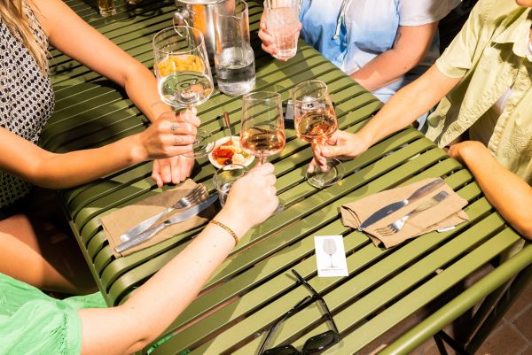  Headed to your favourite cellar door, brewery or distillery and want to keep it lowkey? Follow our 6 top tips for drinking responsibly on a big day out.&nbsp; 

