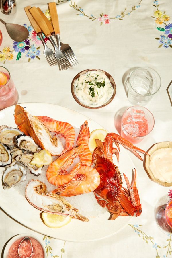 Seafood platter and gin and tonics