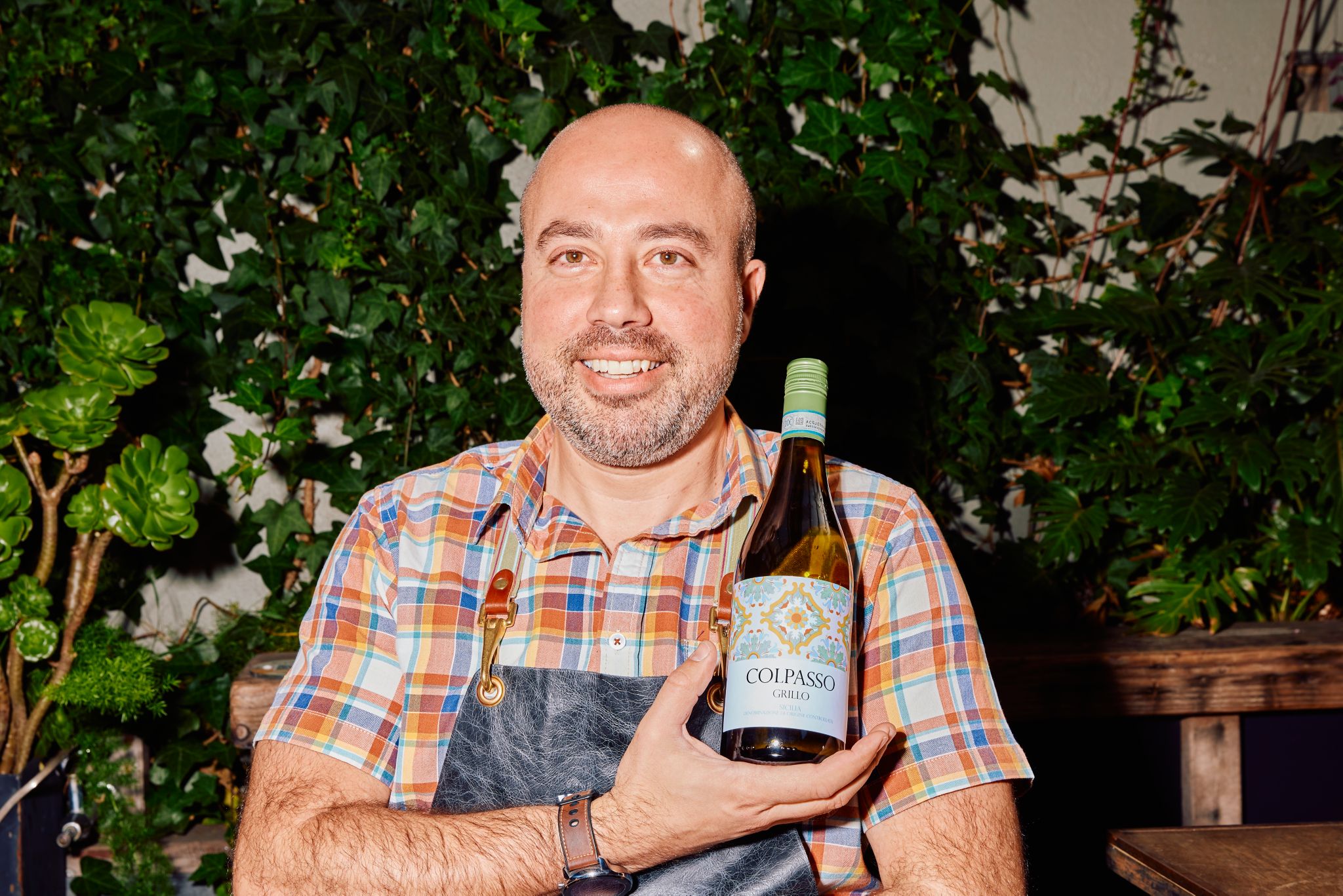 Colpasso Grillo Sicilia - A fresh, smooth and fruity flavored wine that tastes well with grilled chicken or pizza.