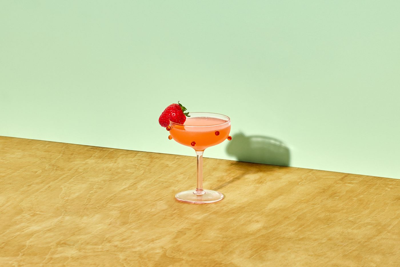 Easy Strawberry Daiquiri Cocktail Recipe (With Ingredients + Method