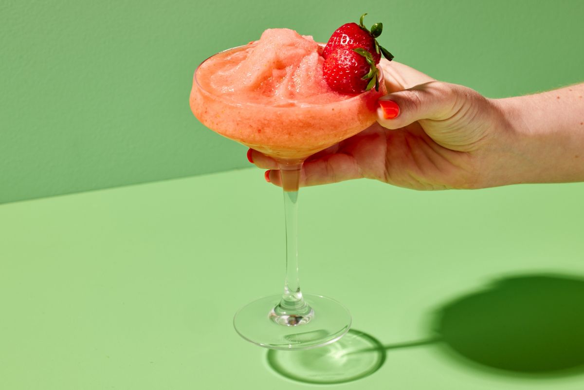 Frozen NonAlcoholic* Strawberry Daiquiri Cocktail (Easy Recipe