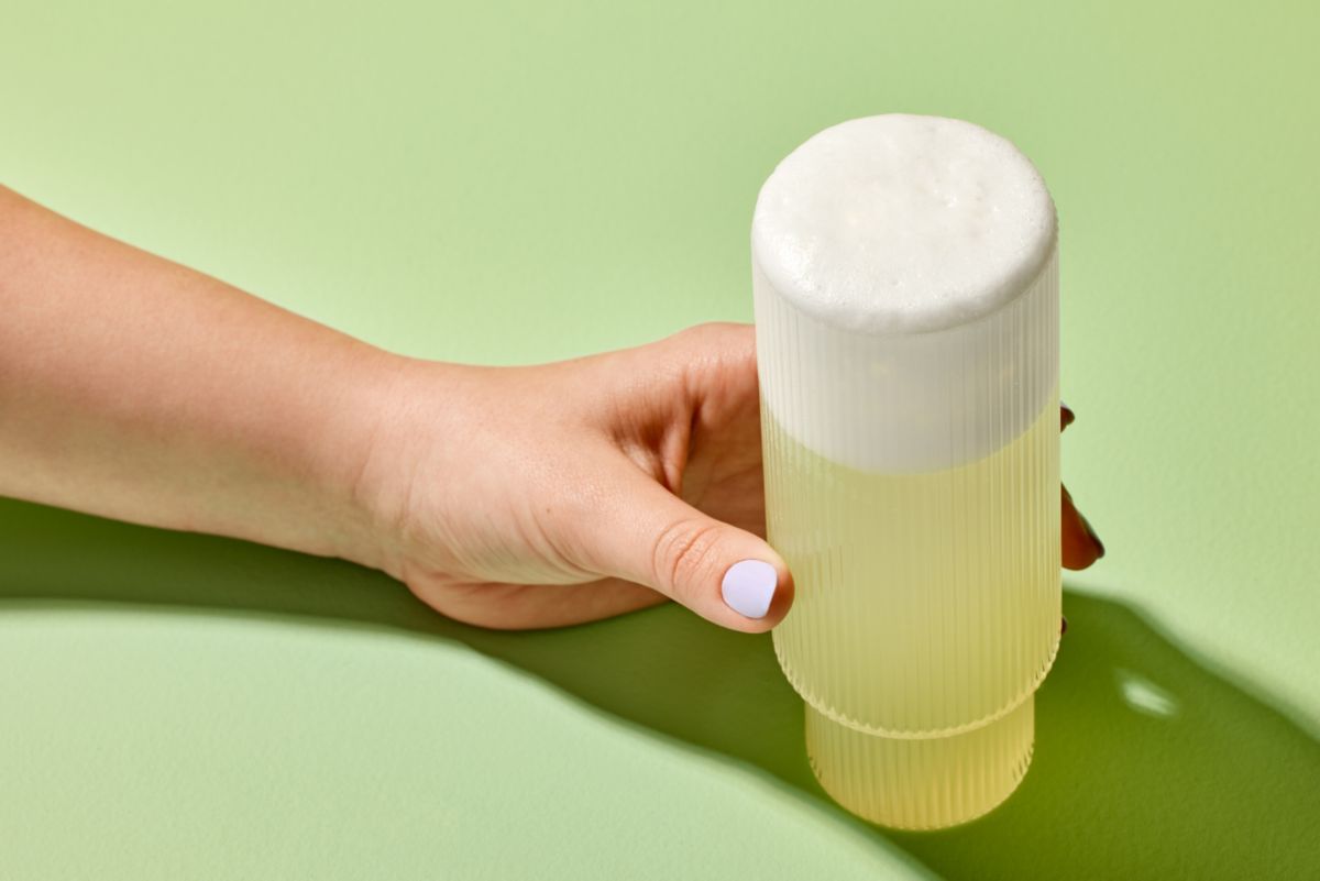 Best Classic Gin Fizz Cocktail Recipe (Easy Sweet & Sour Drink) Dan's