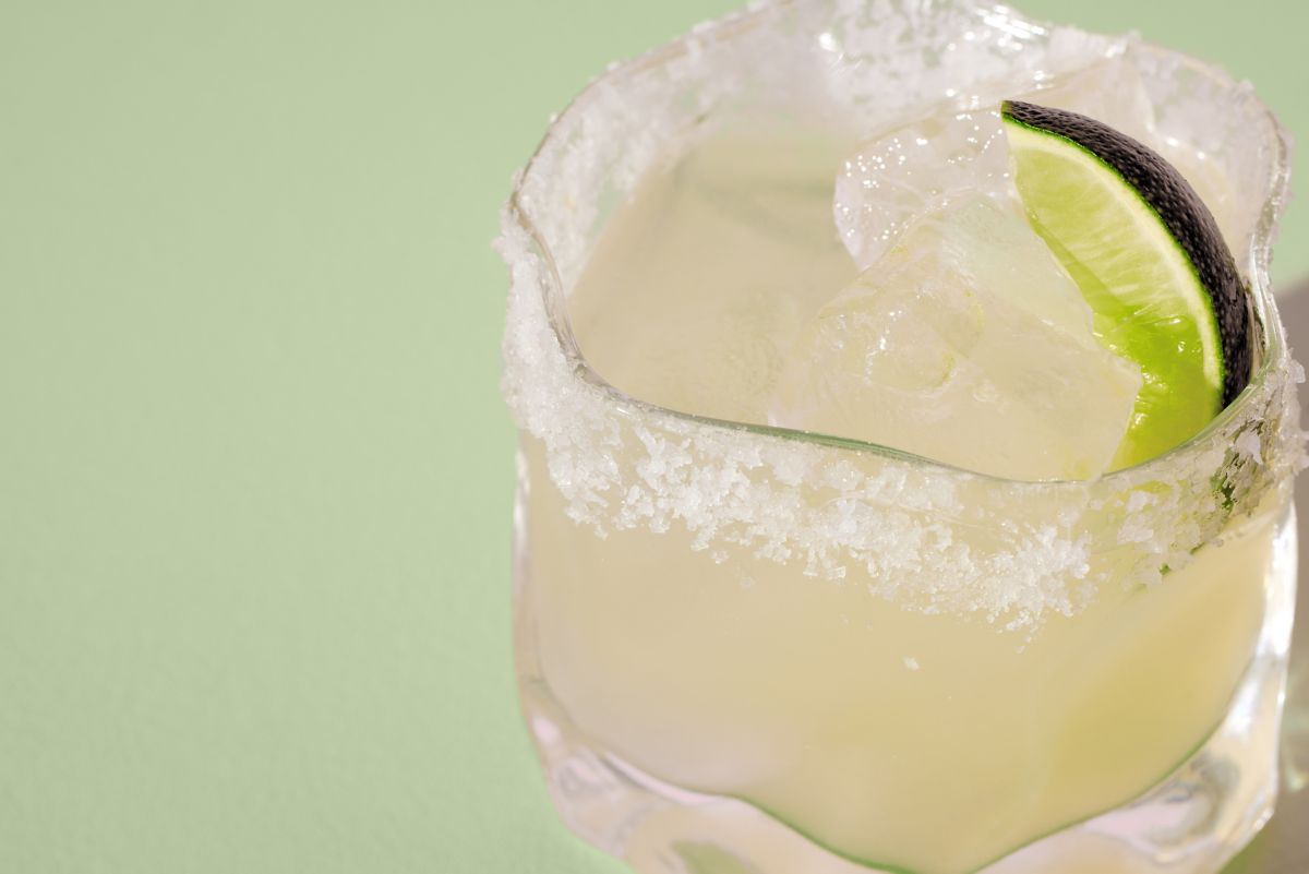 Easy Zero Margarita Cocktail Recipe (Simple Ingredients + Top Tips