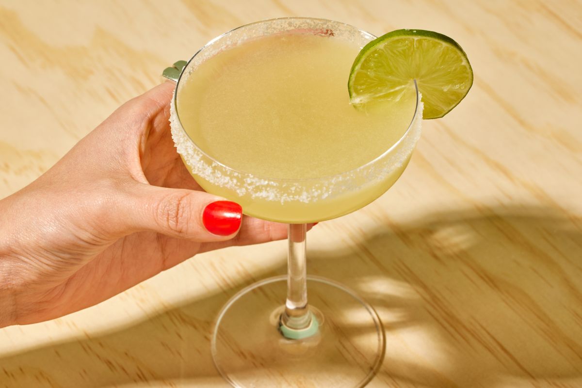 Best Skinny Margarita Cocktail Recipe (With Ingredient + Top Tips