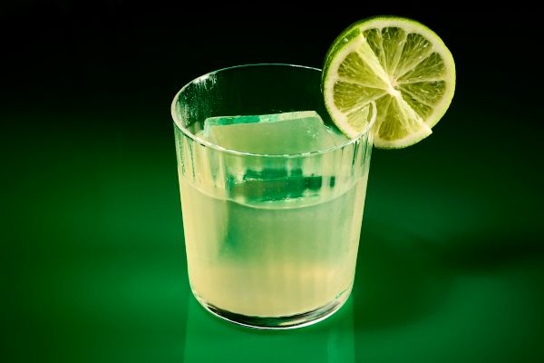  A simple twist on the classic Marg delivers this smooth cocktail that heroes agave in the best way.&nbsp; 
