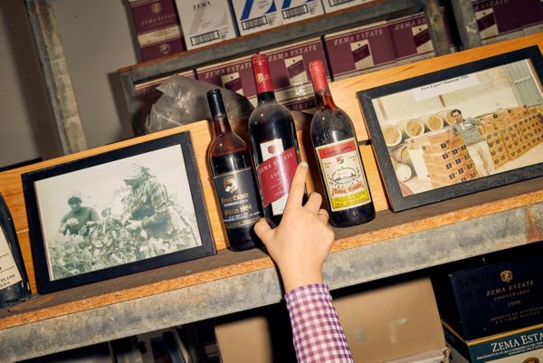  From cosy cellars to historic tasting rooms, uncover the best of Coonawarra at these 10 must-visit cellar doors.&nbsp; 
