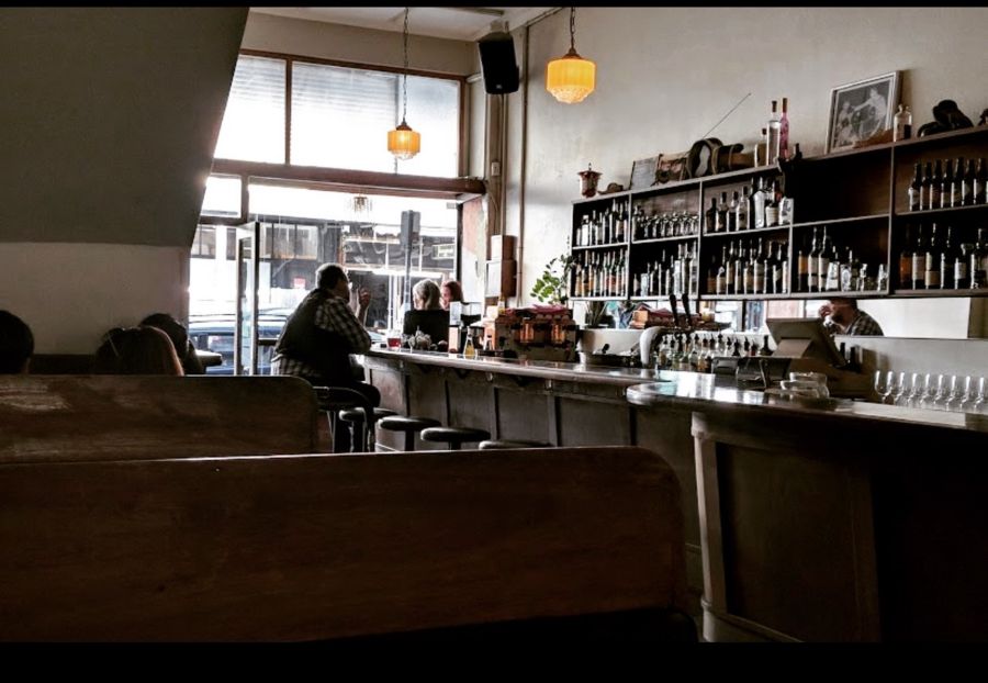 Tjhe busy bar at Joe's Shoe Store, Melbourne