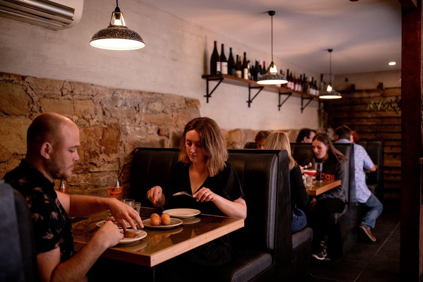 8 Best Bars & Restaurants for Wine Lovers in Hobart (Great Wines