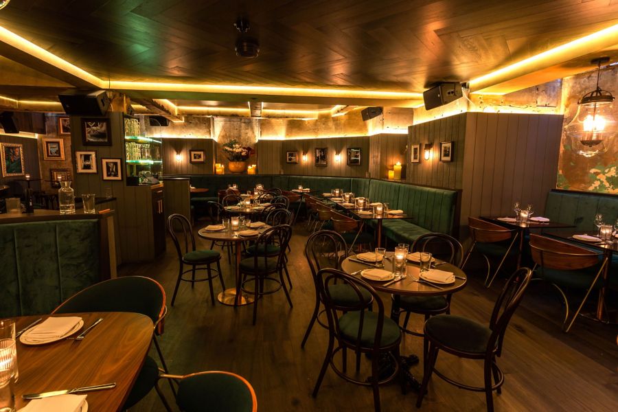 Tabels at Employees Only