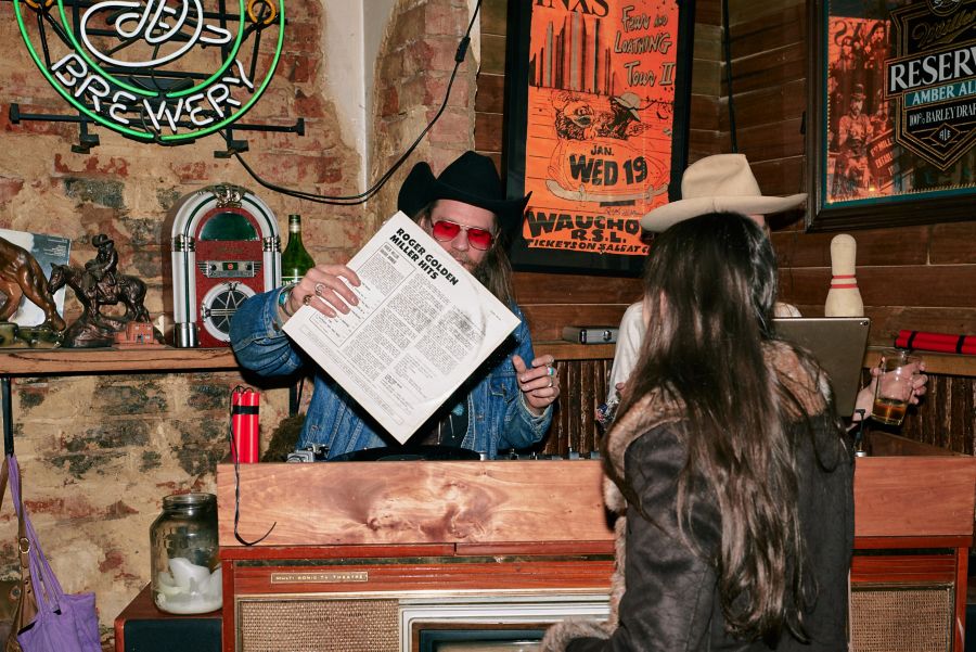 Leonard’s House of Love - Open until 3:00am on weekends and 1:00am every other night