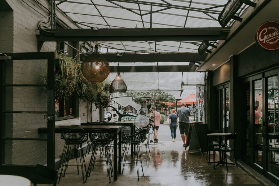 The exterior view from Healesville Hotel