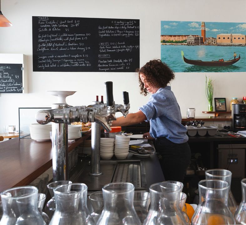 Image of women on counter at La Pinta