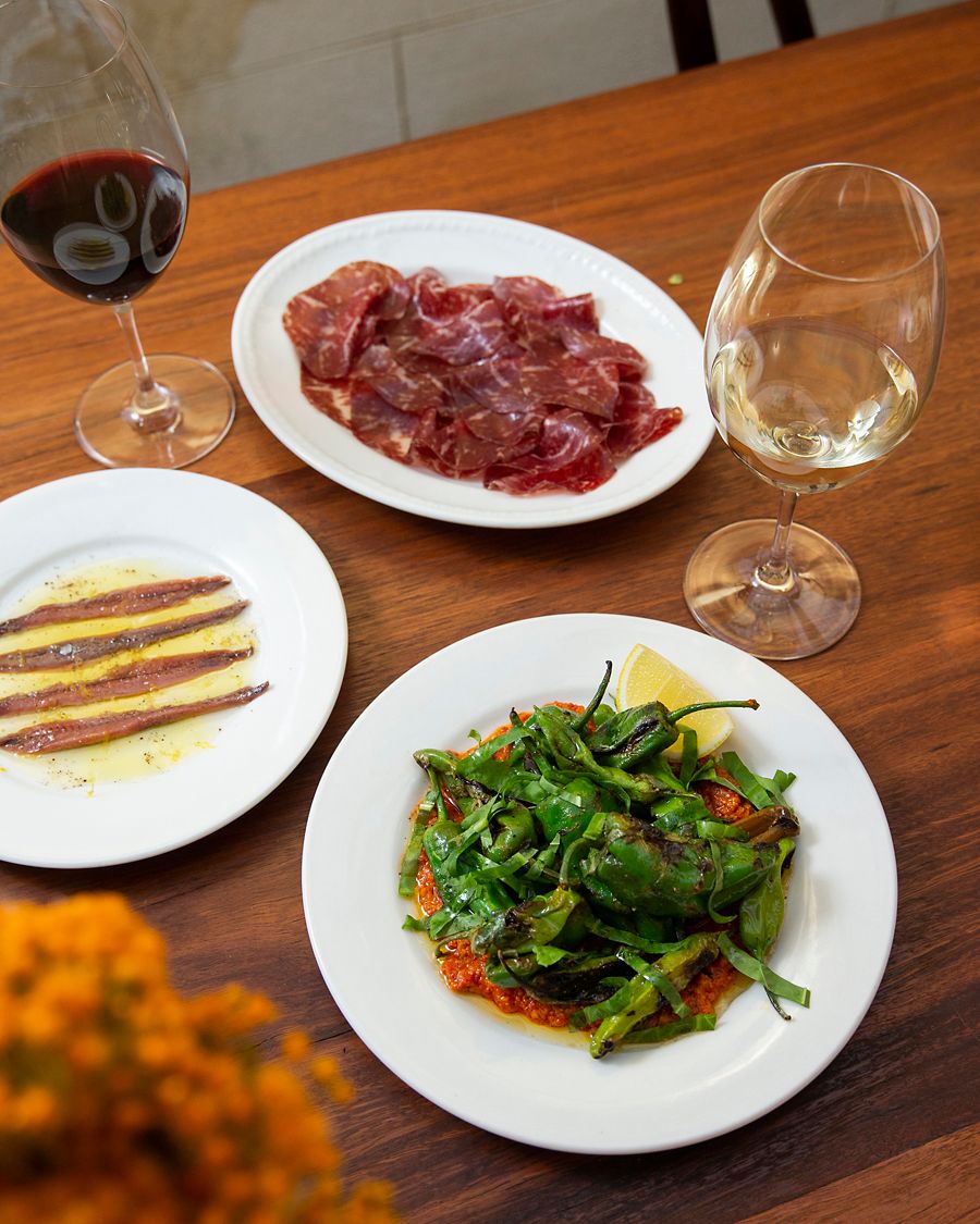 Food and drinks at the Nieuw Ruin bar