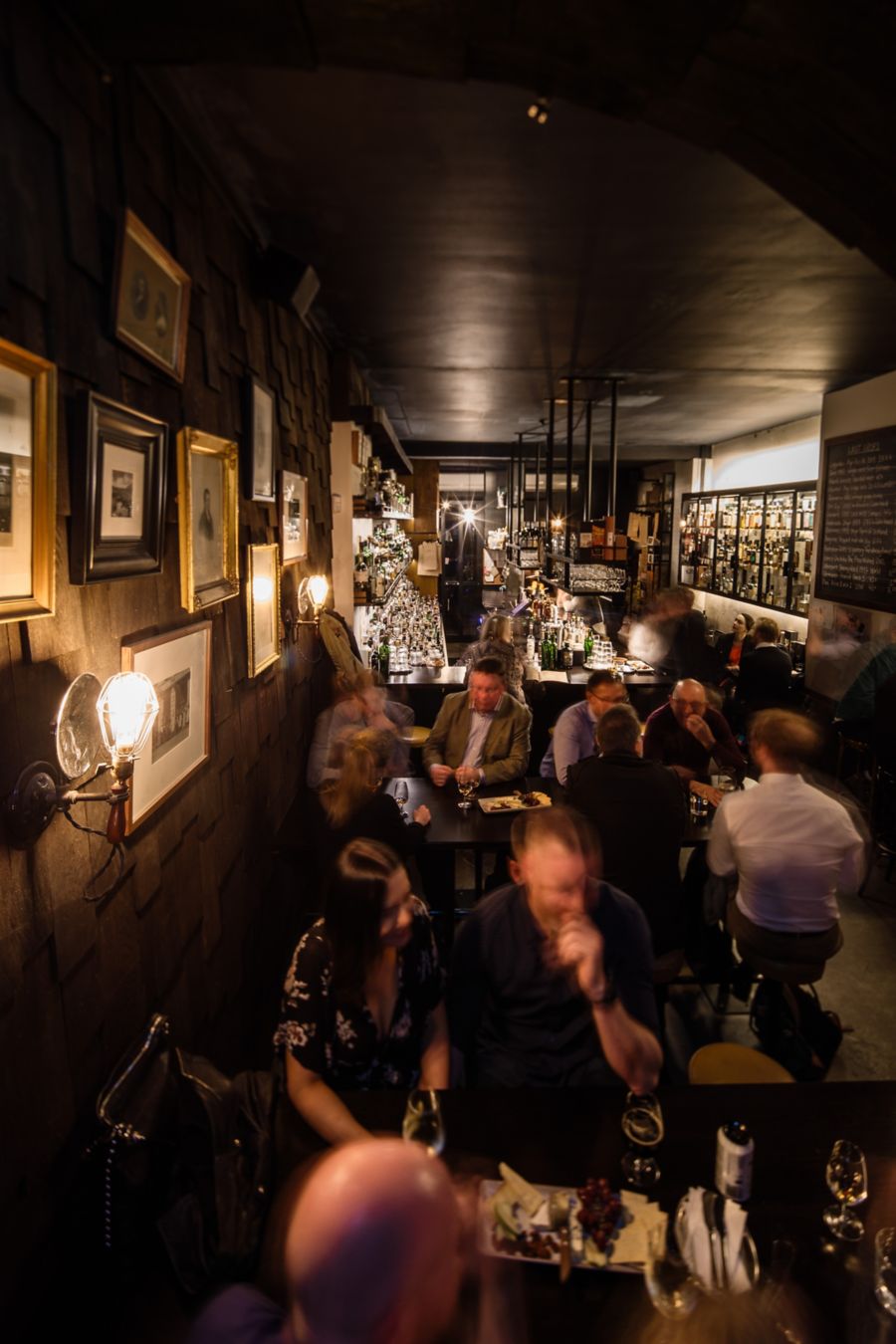 Indoor seating of Whisky And Alement