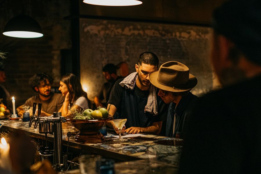 Bar planet bar ambiance and people