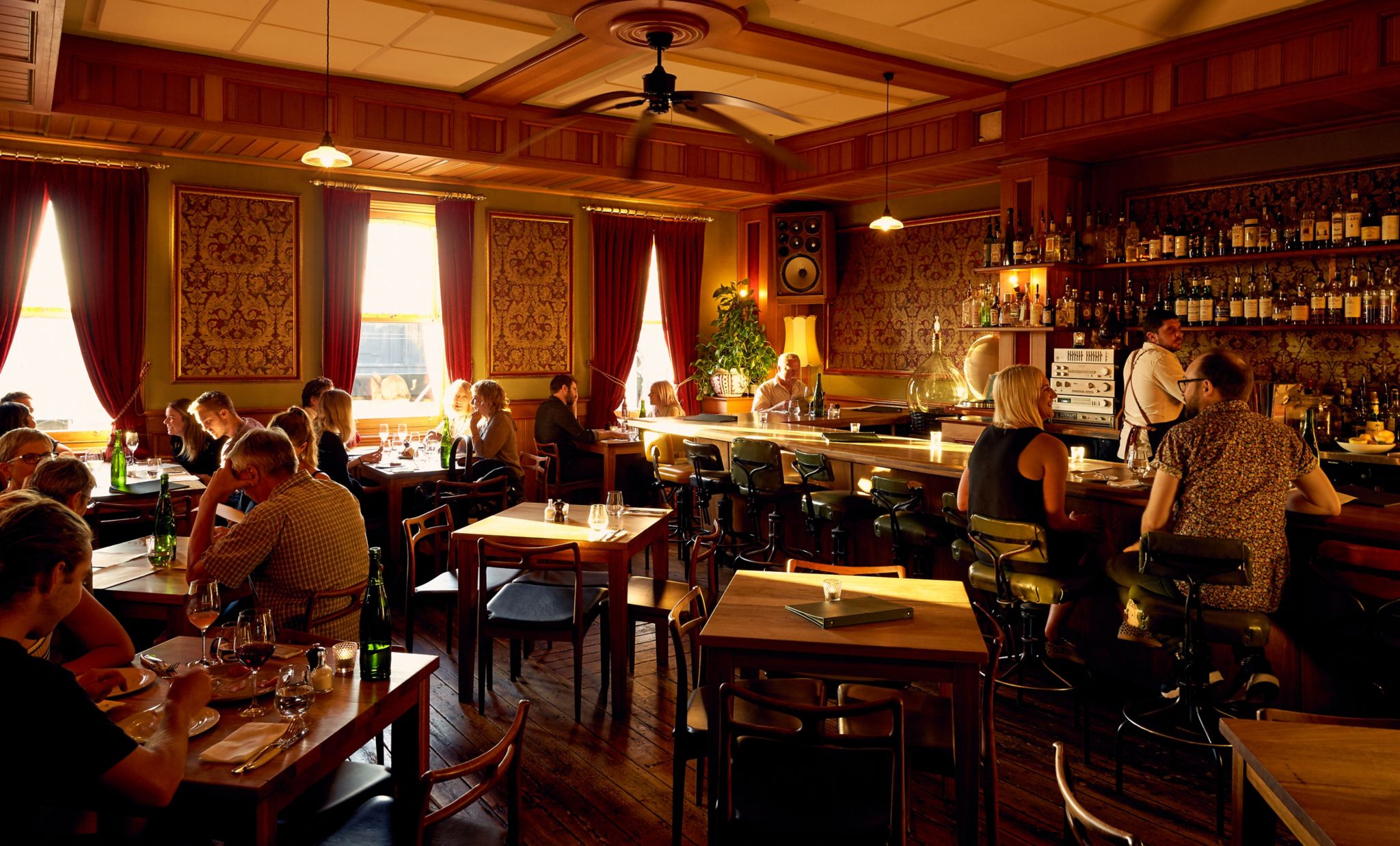  Forget hibernating this winter – here are some of the best places to stay warm and cosy on a night out in Melbourne.&nbsp; 
