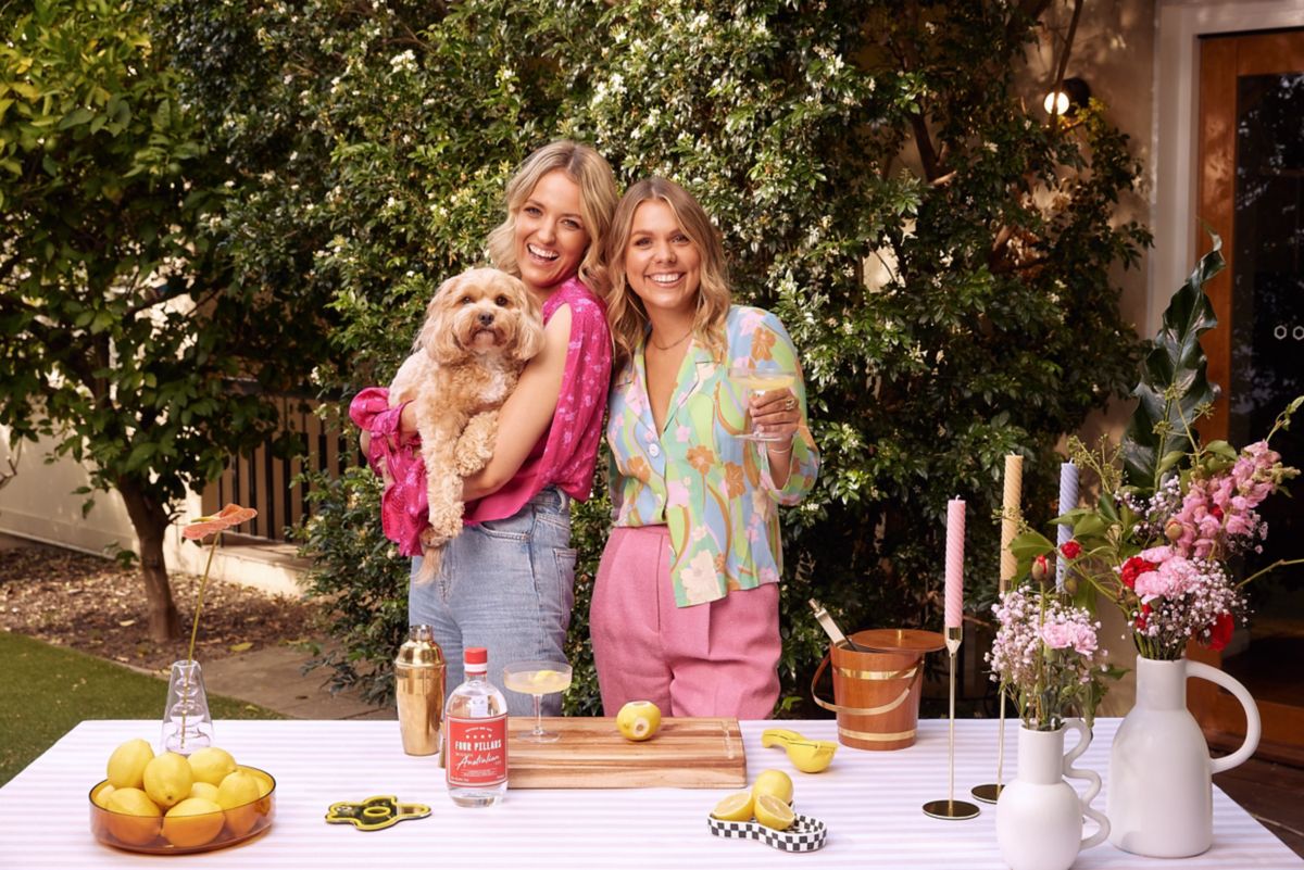 The Shameless podcast duo with the Bee's Knees cocktail