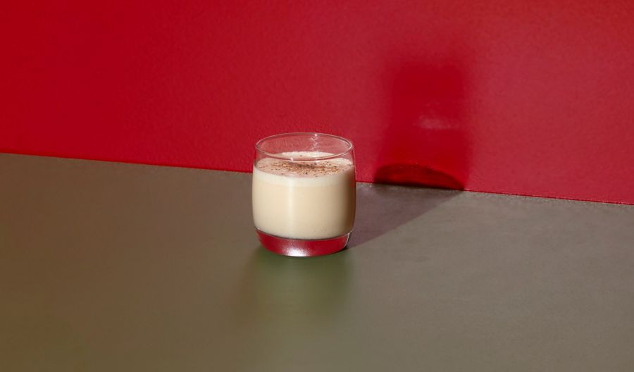Eggnog cocktail